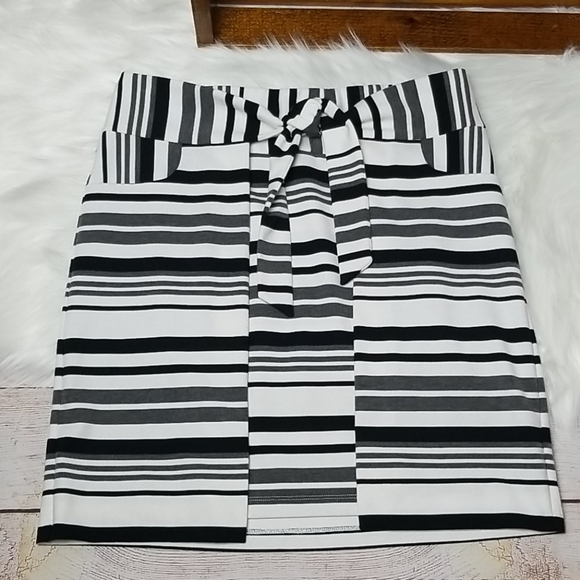 CAbi Grandstand Mixed Striped Skirt - Picture 5 of 14